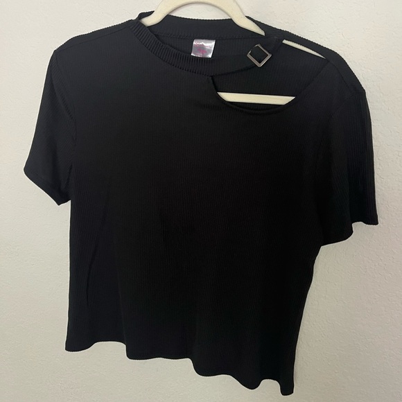Black top with left shoulder detail showing, size XXL - Picture 1 of 4
